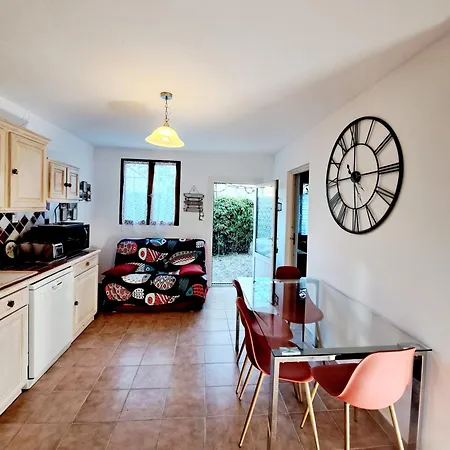 43 M2 2 Epis - A 400m - Parking Jardin Terrasse Wifi Holiday home Six-Fours-les-Plages